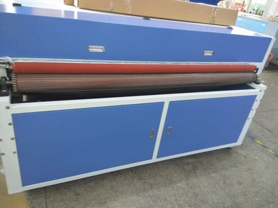 東莞合力激光HL-1613自動送料激光切割機(jī),窗簾沙發(fā)套激光切割機(jī) 布料自動下料激光切割機(jī),鐳射機(jī)燒花機(jī)圖片_高清圖_細(xì)節(jié)圖